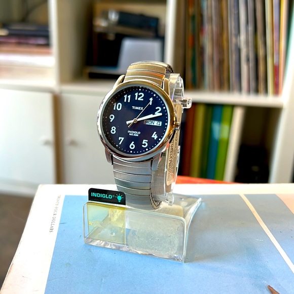 Silver Timex Easy Reader Analogue Wrist Watch with Indiglo - Picture 1 of 1